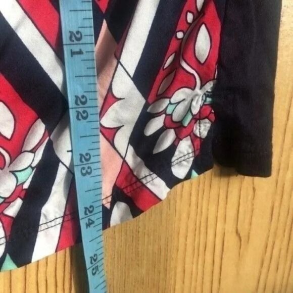 Crown & Ivy Geometric Diamond Print Long Sleeve Top Blouse - Picture 10 of 12